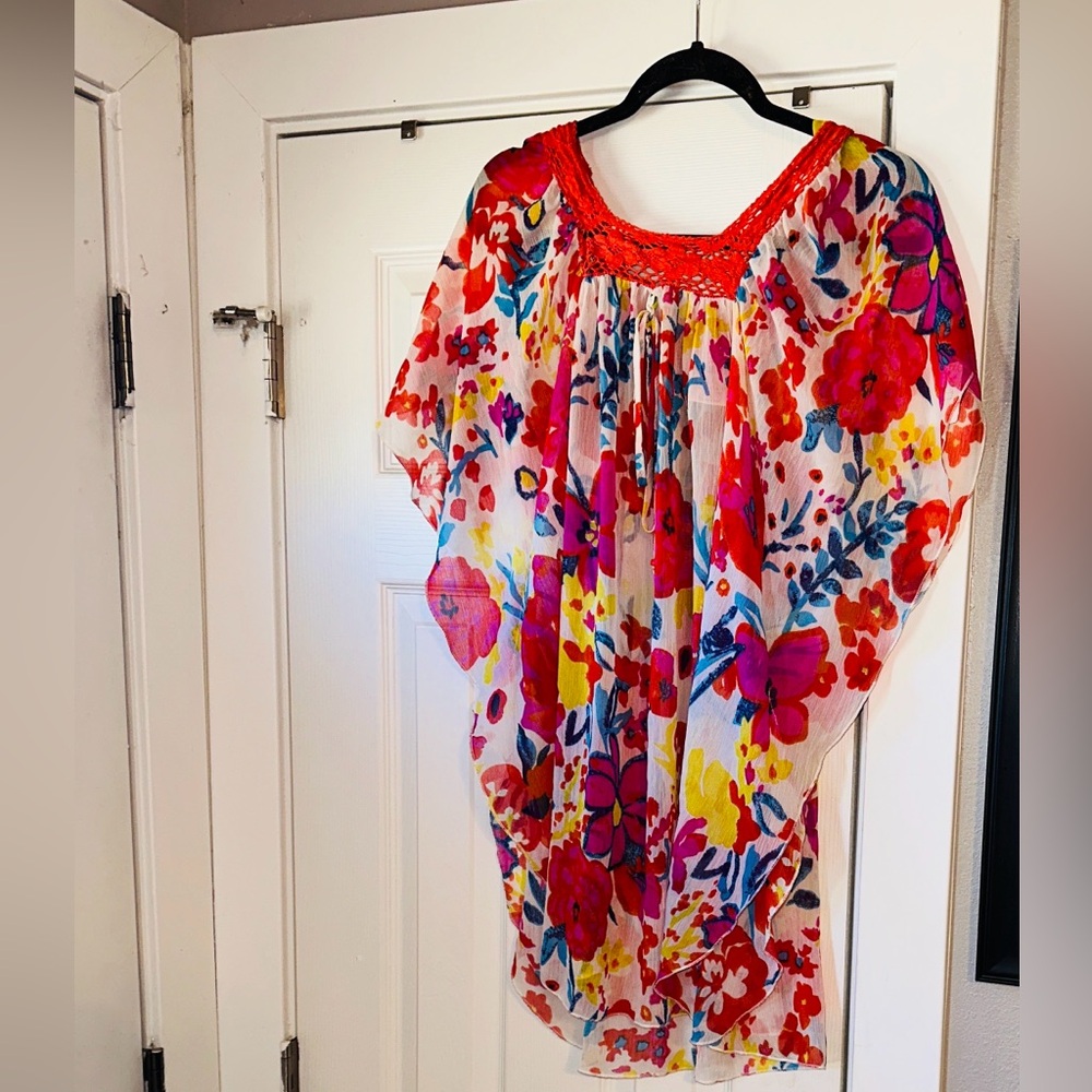 Vibrant Floral Women's Blouse with Red Accents